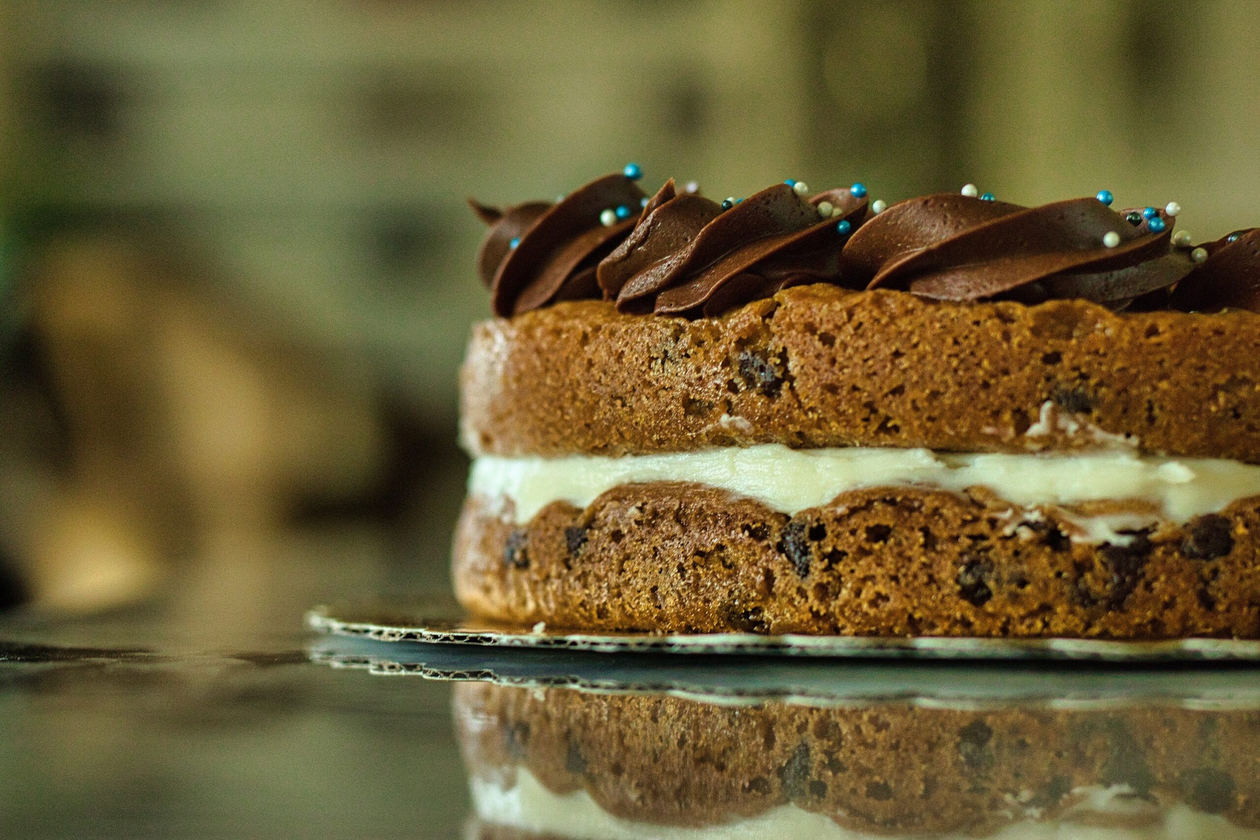 Scrumptious Cookie Cakes Near You – Order Now!